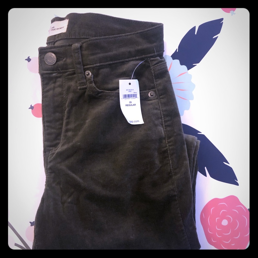 NWT GAP TRUE SKINNY Corduroy Pants .